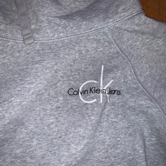 Calvin Klein sweater small - Picture 2 of 4
